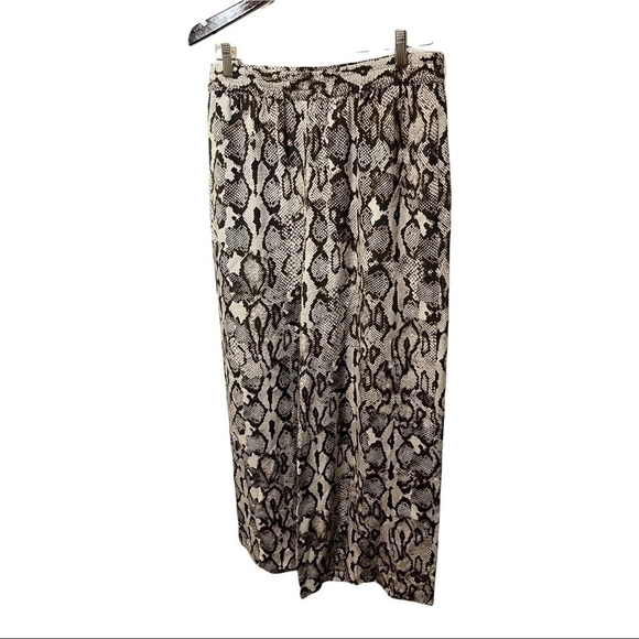 FIFTEEN TWENTY SNAKESKIN WIDE LEG PANTS SIZE MEDIUM - Picture 5 of 16